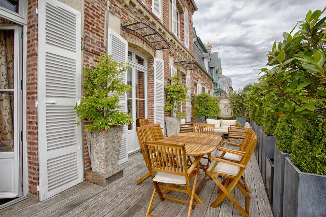 Luxurious 4 Bedroom Duplex, 200M From Place Morny Deauville Exterior photo