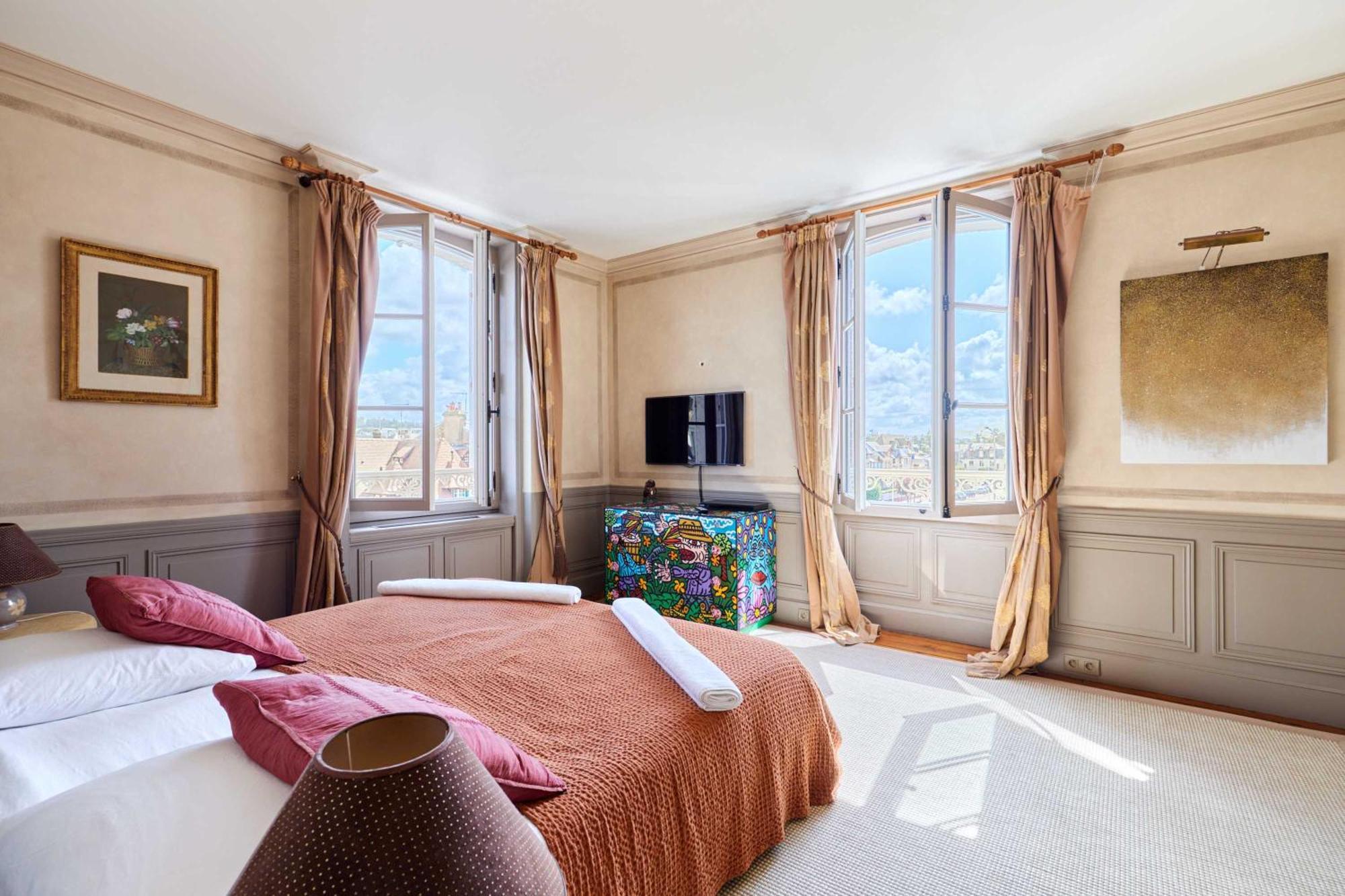 Luxurious 4 Bedroom Duplex, 200M From Place Morny Deauville Exterior photo