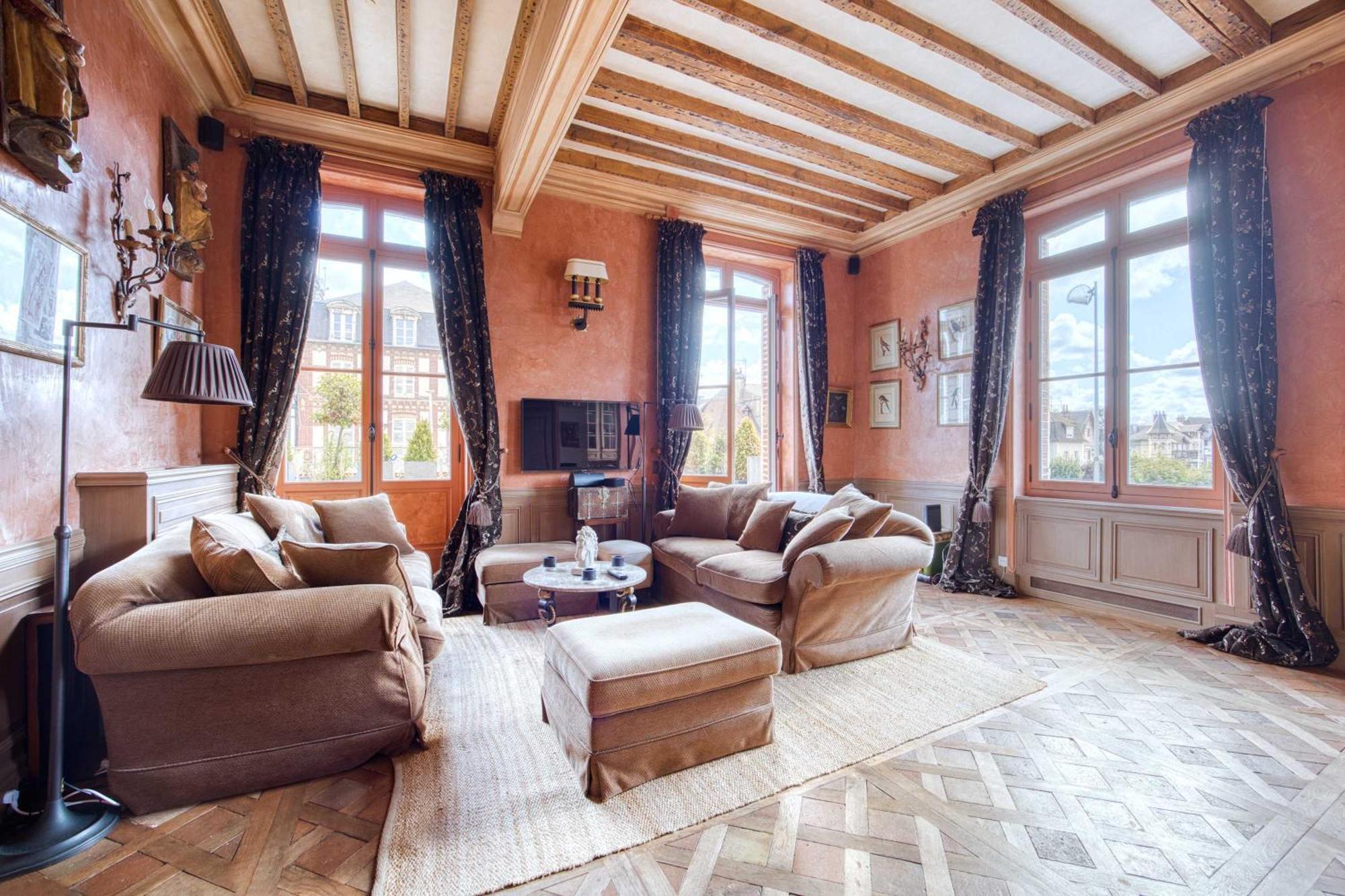 Luxurious 4 Bedroom Duplex, 200M From Place Morny Deauville Exterior photo