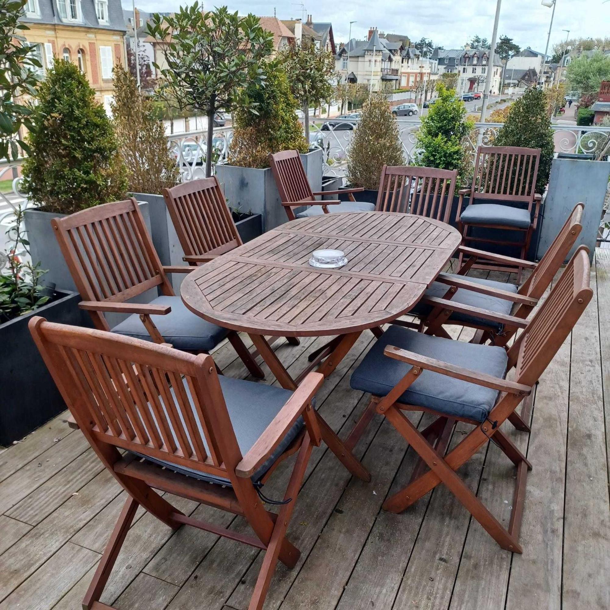 Luxurious 4 Bedroom Duplex, 200M From Place Morny Deauville Exterior photo